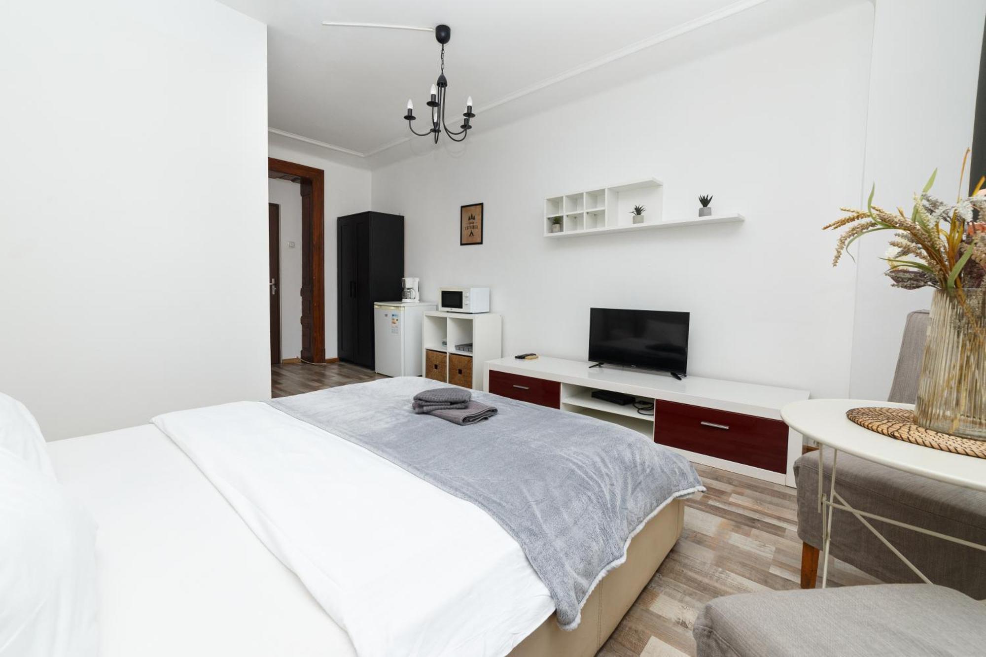 Color Apartments Blanari Street Bucureşti Exterior foto