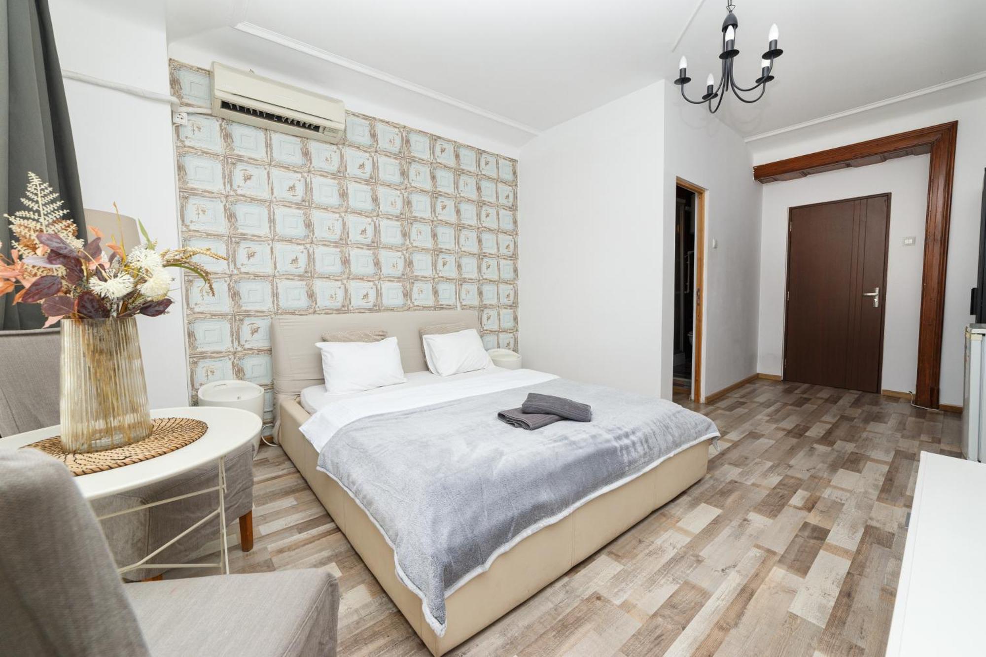 Color Apartments Blanari Street Bucureşti Exterior foto