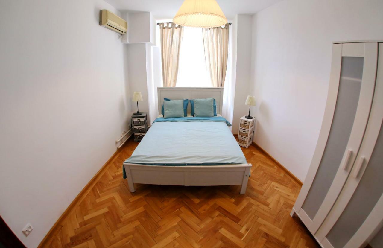 Color Apartments Blanari Street Bucureşti Exterior foto